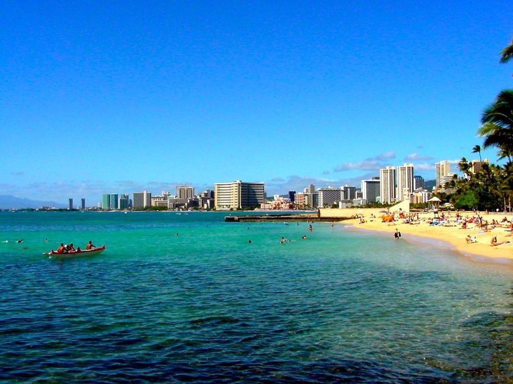 Aqua Aloha Surf Aparthotel 3*