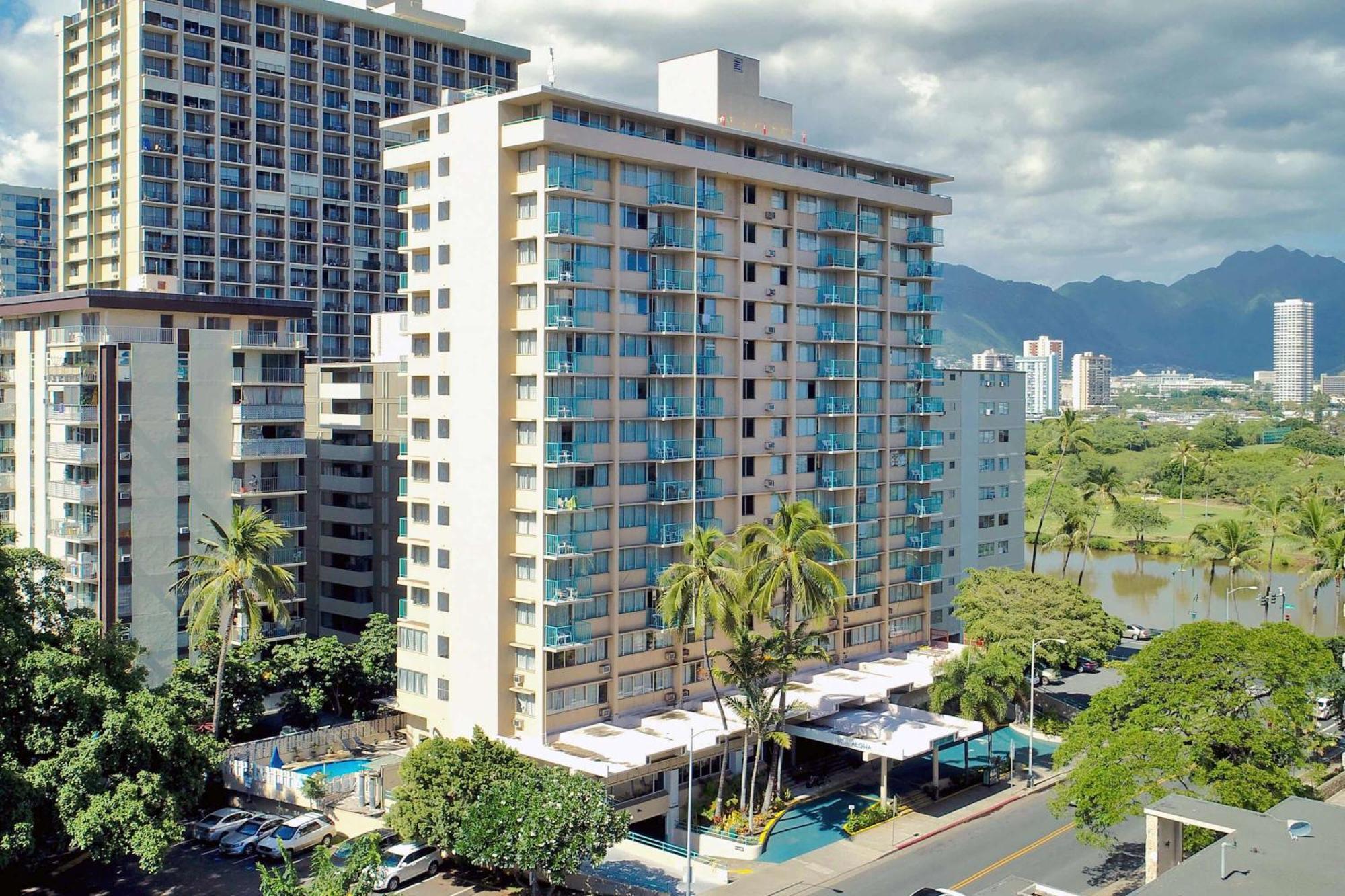 Aqua Aloha Surf