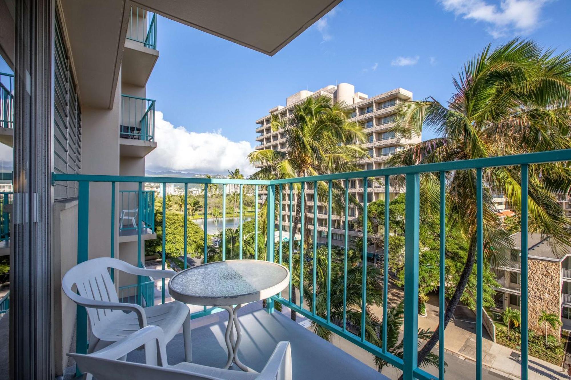 Aqua Aloha Surf Aparthotel 3*