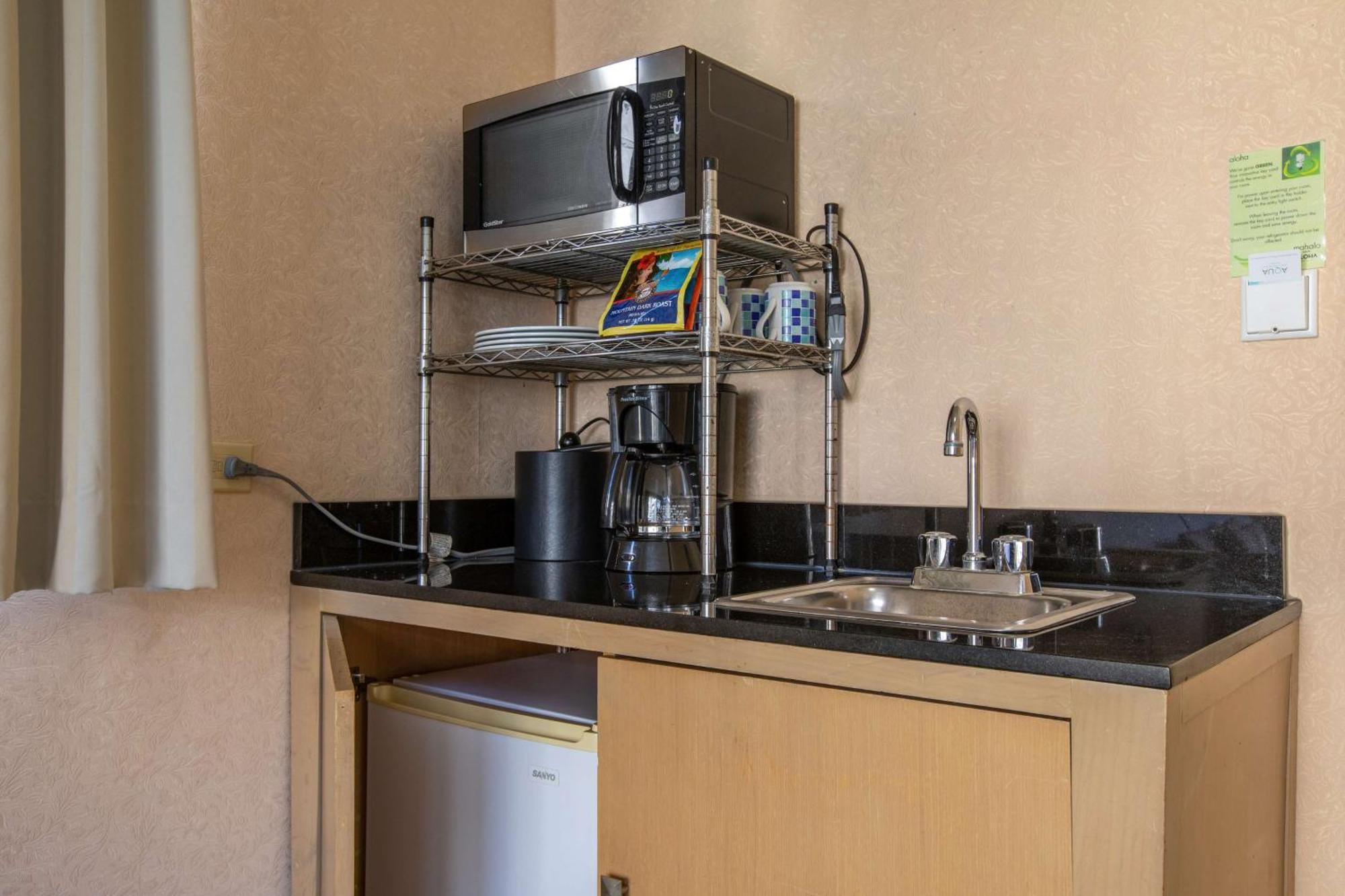Aqua Aloha Surf Aparthotel 3*
