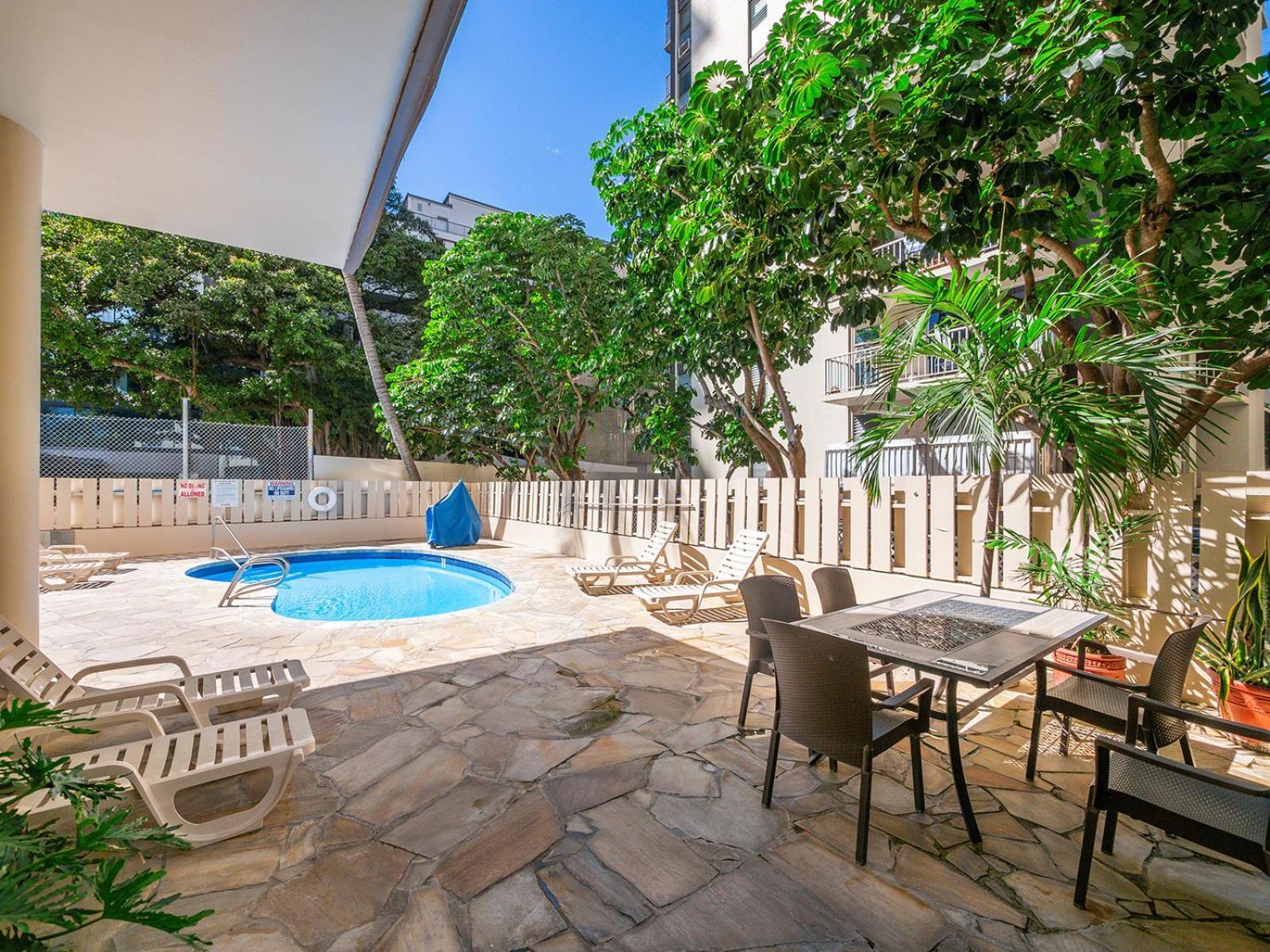 Aqua Aloha Surf Aparthotel 3*